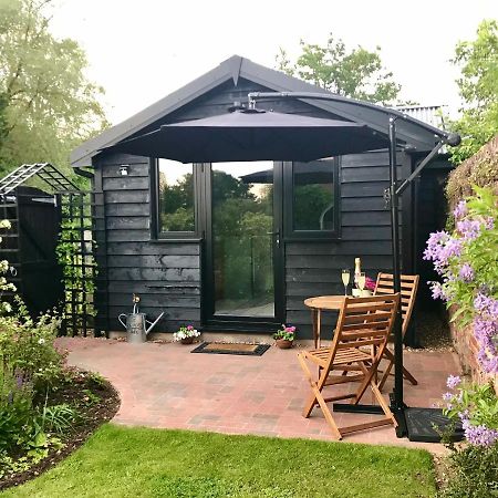 Melford Allotment Shed-Vintage Lodge Suffolk ลองเมลฟอร์ด ภายนอก รูปภาพ