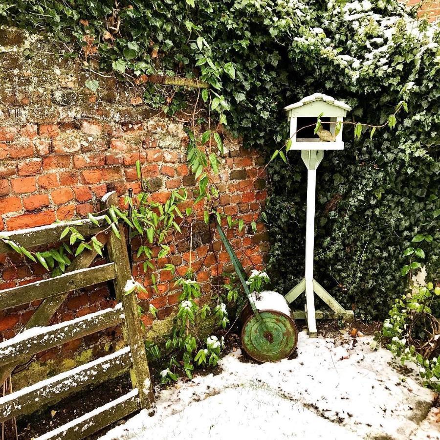 Melford Allotment Shed-Vintage Lodge Suffolk ลองเมลฟอร์ด ภายนอก รูปภาพ